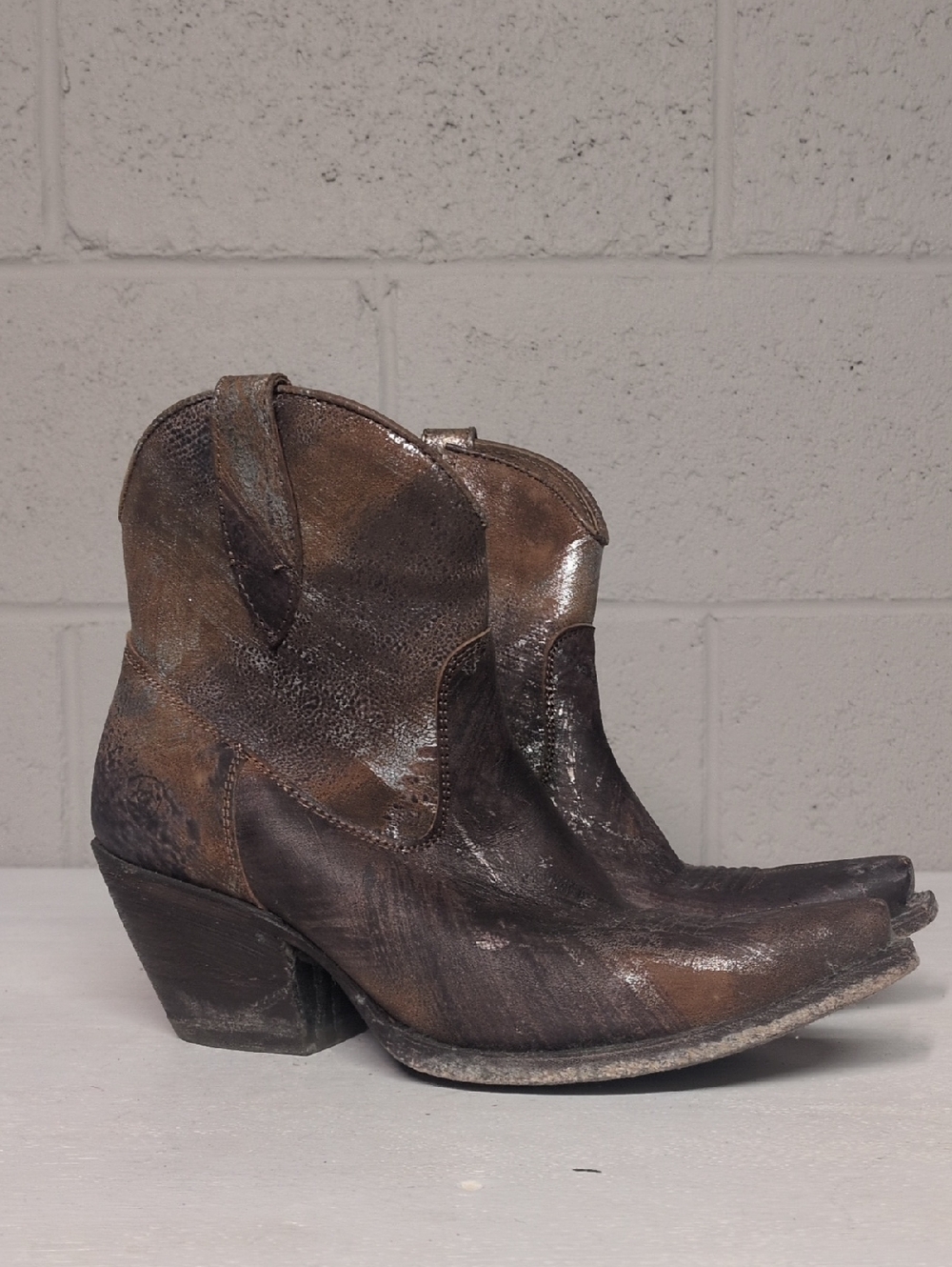 Ariat Women's Brushed Silver Circuit Cruz Boots 10029644, Size 8.5 - Picture 2 of 14